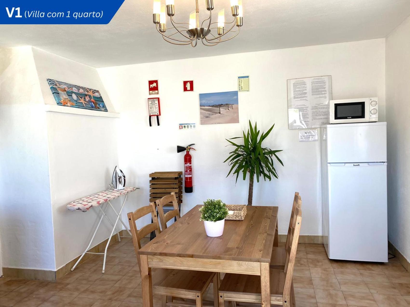 W.H.House Apartment Atouguia Da Baleia Bagian luar foto